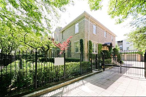 843 W Castlewood Ter., Chicago, IL 60640