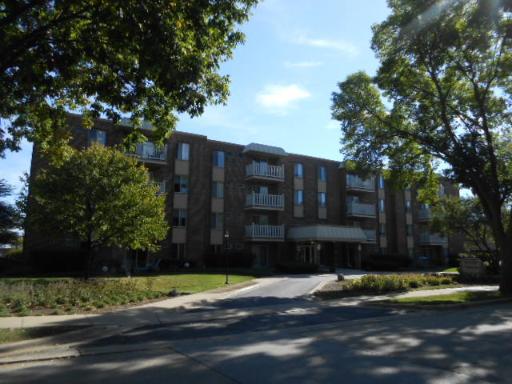 2423 N Kennicott Dr. #4D, Arlington Heights, IL 60004