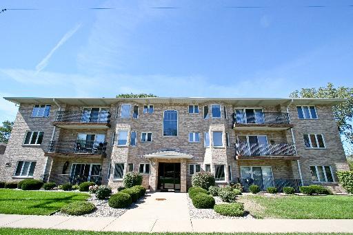 10228 Southwest Hwy. #2A, Chicago Ridge, IL 60415