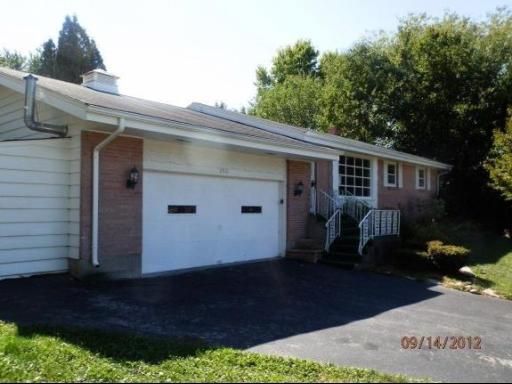 2511 Whitehall Ln., Rockford, IL 61107