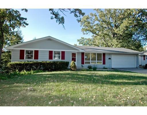 507 Oak Dr., East Dundee, IL 60118