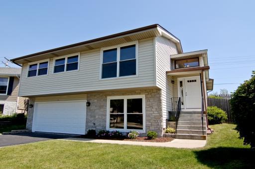 2024 Huttner Ct., Hoffman Estates, IL 60169