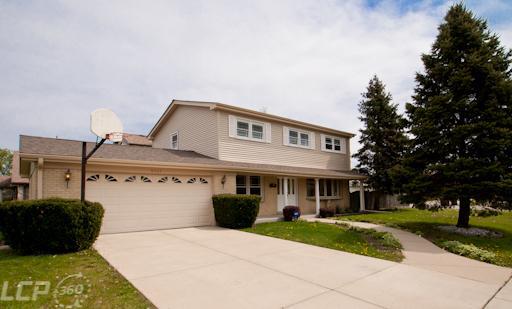 8365 W Maynard, Niles, IL 60714