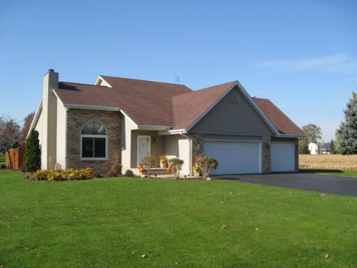 9918 Rivers Bend Dr., Roscoe, IL 61073