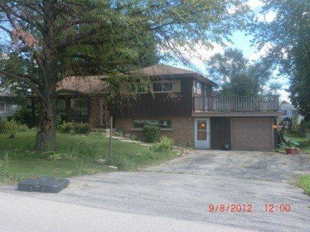 349 Hilltop Dr., North Aurora, IL 60542