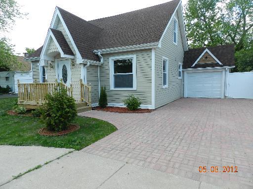 7020 W 95th Pl., Oak Lawn, IL 60453