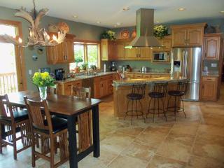 3421 Sandstone Ct., Lake in the Hills, IL 60156