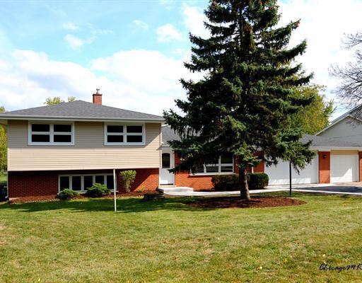 1519 Mohawk Dr., Schaumburg, IL 60193
