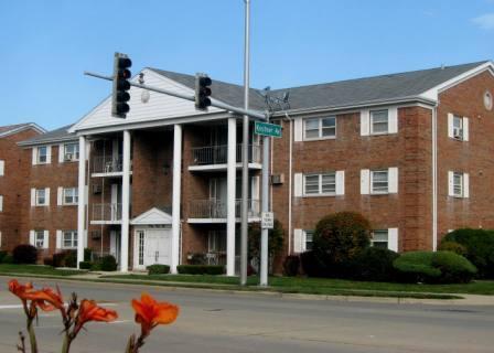 4410 W 111th St. #201, Oak Lawn, IL 60453