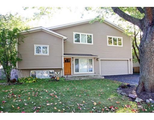 835 Fair Ln., Northbrook, IL 60062