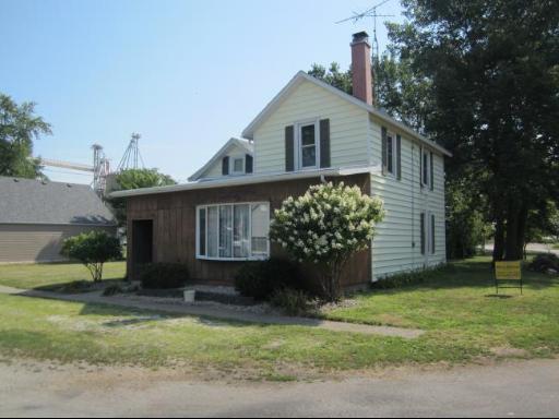 114 S Second St., Martinton, IL 60951