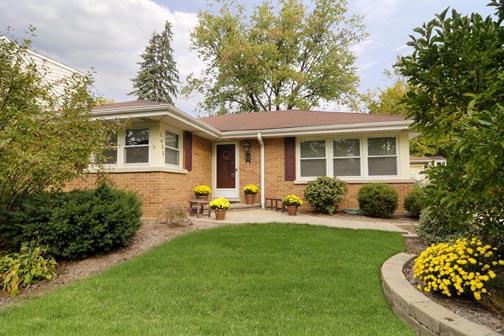 1655 W Sawyer Ave., Glen Ellyn, IL 60137