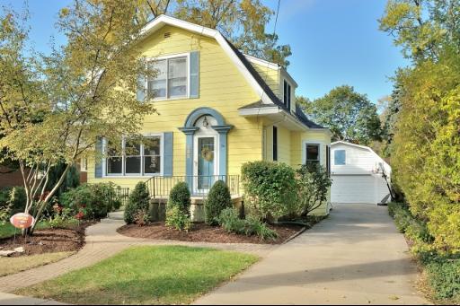 574 Prairie Ave., Glen Ellyn, IL 60137