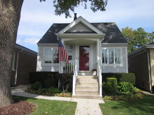 7520 W Winona St., Harwood Heights, IL 60706