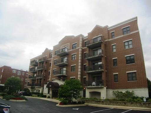 420 W Burlington Ave. #405, La Grange, IL 60525