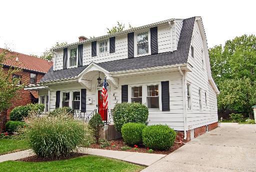 298 Northwood Rd., Riverside, IL 60546