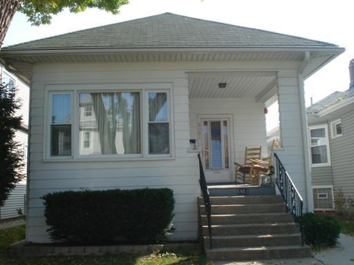 5851 W Byron St., Chicago, IL 60634