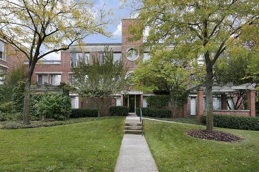 3030 Arbor Ln. #301, Northfield, IL 60093