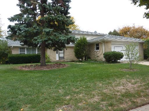 327 Summit Ct., Schaumburg, IL 60193