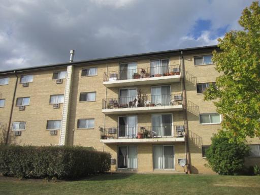 500 Dogwood Ln. #307, Mount Prospect, IL 60056