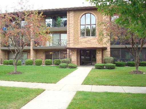 11107 Heritage Dr. #1B, Palos Hills, IL 60465