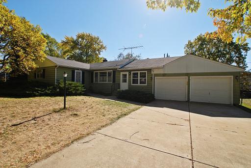 412 Division St., Geneva, IL 60134