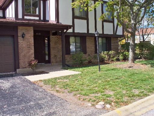 325 Springlake Ln. #A, Aurora, IL 60504