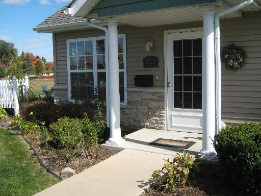 2112 Waterbury Ln., Sycamore, IL 60178