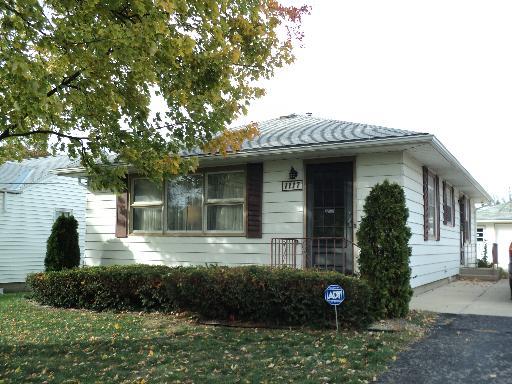 1117 White Ave., Aurora, IL 60506