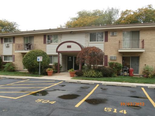 5740 Concord Ln. #3, Clarendon Hills, IL 60514