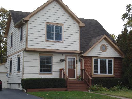 9 School St., Grayslake, IL 60030