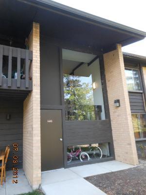 6100 Knoll Valley Dr. #202, Willowbrook, IL 60527