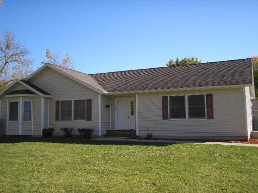 475 W Oak St., Coal City, IL 60416