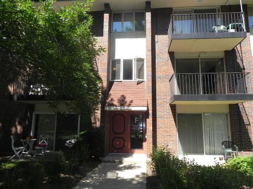 5S070 Pebblewood Ln. #F8, Naperville, IL 60563