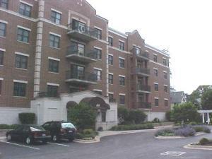 410 Burlington Ave. #405, La Grange, IL 60525