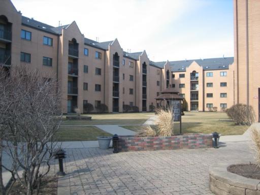 7410 W Lawrence Ave. #222, Harwood Heights, IL 60706