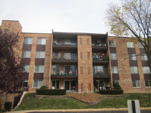 500 Huntington Commons Rd. #149, Mount Prospect, IL 60056