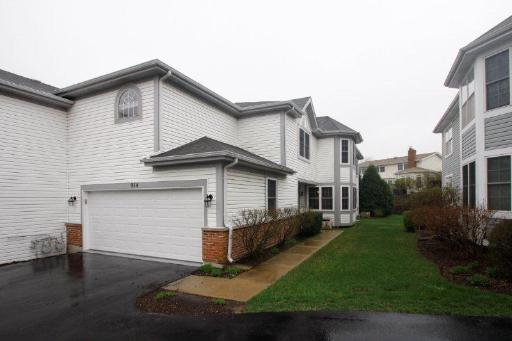 914 Sweetflower Dr., Hoffman Estates, IL 60169