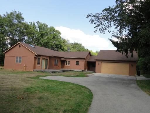 11993 Willowbrook Rd., Roscoe, IL 61073
