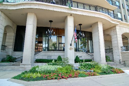 1040 N Lake Shore Dr. #15A, Chicago, IL 60611