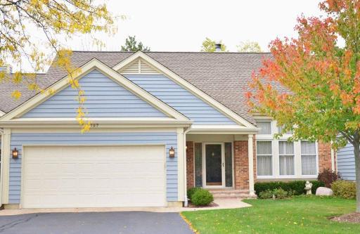 127 Duntrune Ln., Inverness, IL 60067