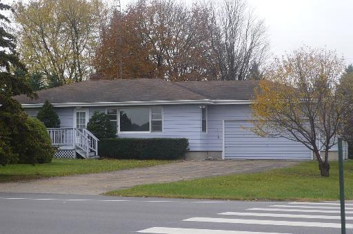 302 Fairview Dr., Dekalb, IL 60115