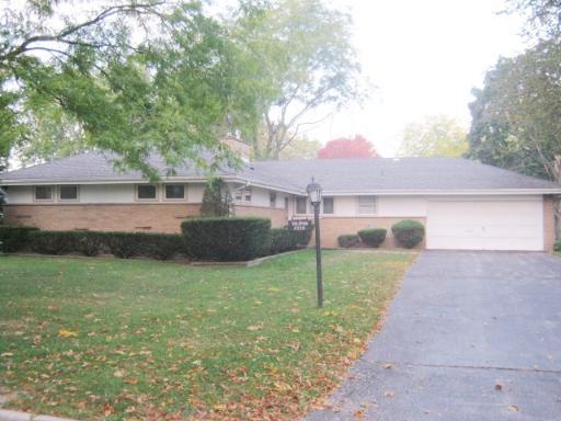 2030 N Poplar St., Waukegan, IL 60087