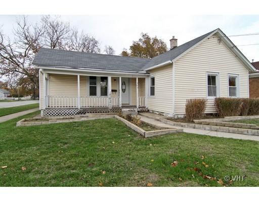 936 Front St., Aurora, IL 60505