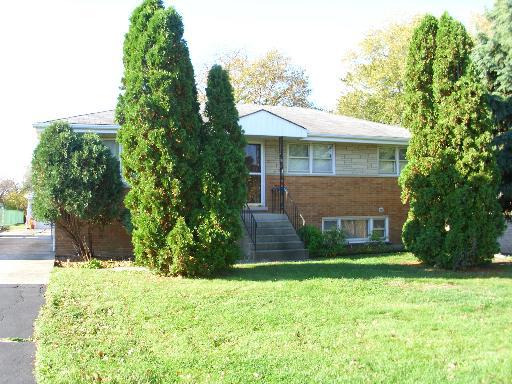 7434 Maplewood Dr., Justice, IL 60458