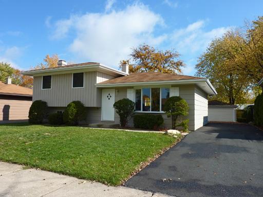 1015 Kip Pl., Lemont, IL 60439