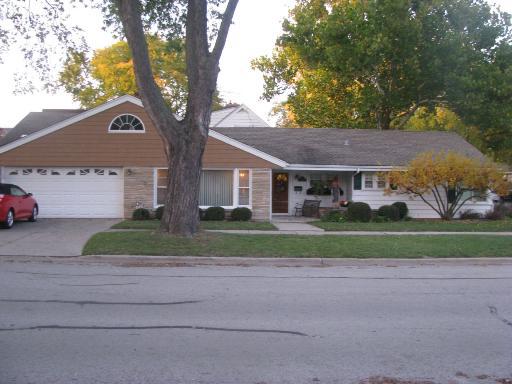 946 Kensington Ave., La Grange, IL 60525