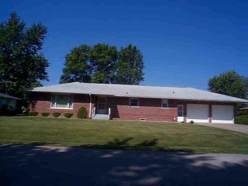 522 N 3rd, Cissna Park, IL 60924