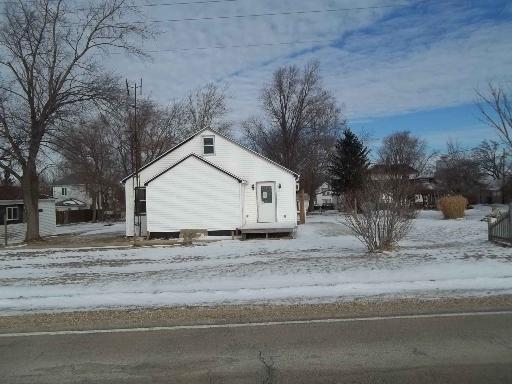 110 W State Rt 54, Roberts, IL 60962