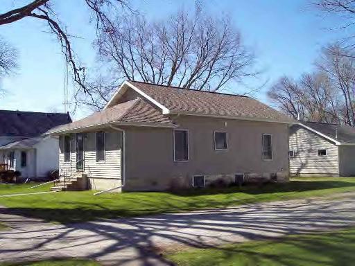 221 E Watson, Forrest, IL 61741